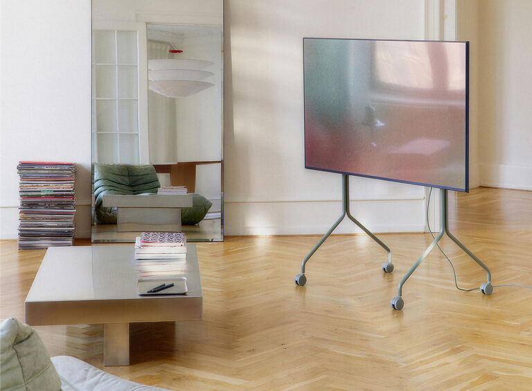 Pedestal | Spar 10% på næsten alt online