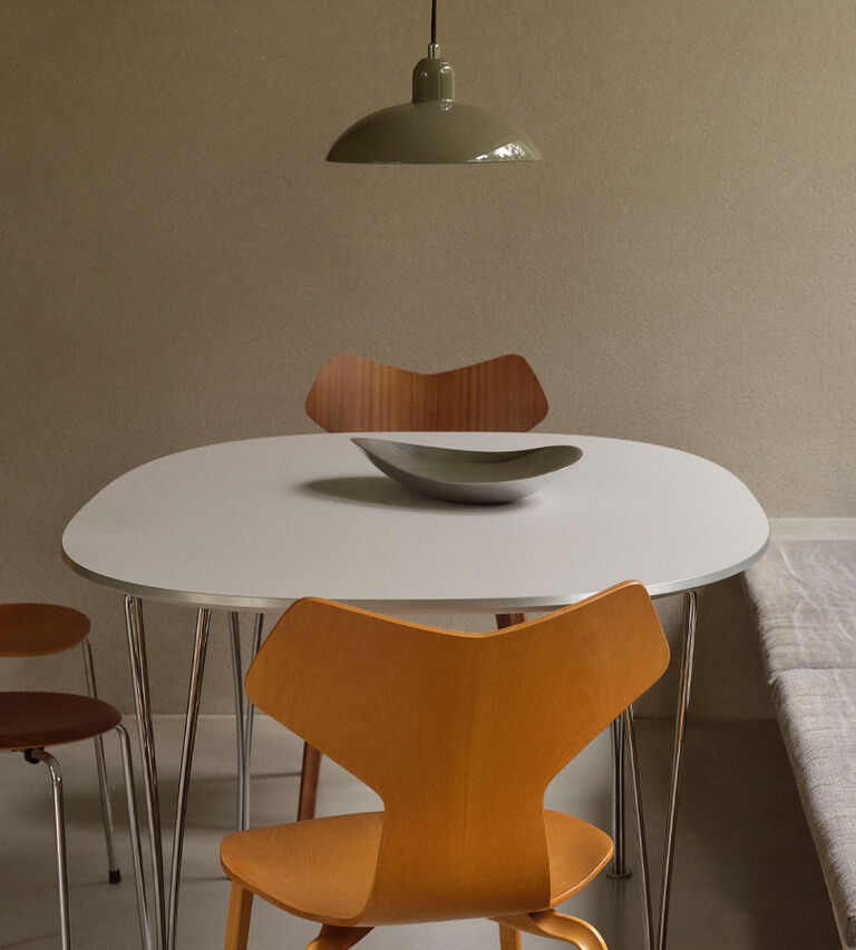 Shop Fritz Hansen Superelipse p&aring; tilbud i Illums Bolighus