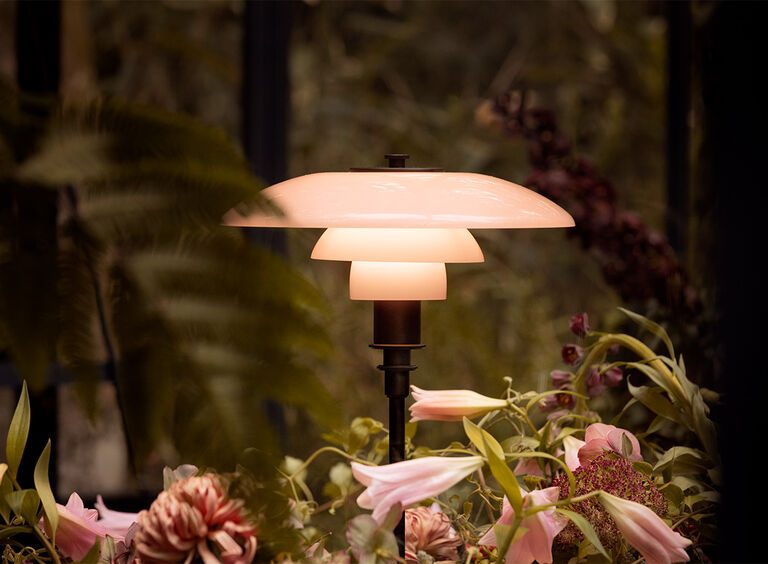 Louis Poulsen | Forudbestil PH 3/2 Dusty Terracotta Limited Edition bordlampe