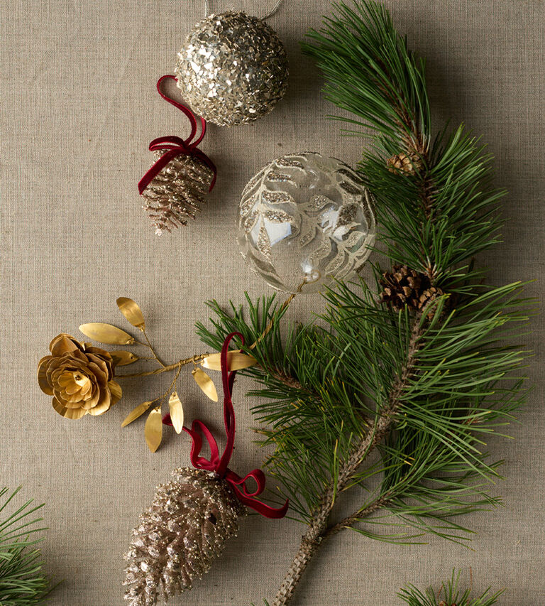 Shop julepynt at Illums Bolighus