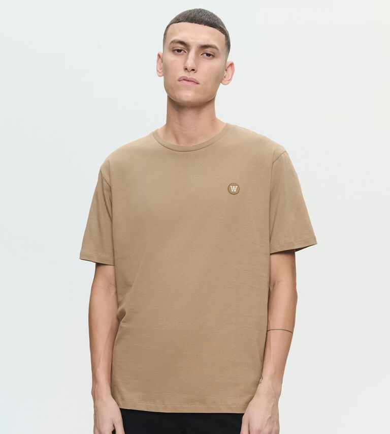 Shop T-shirts p&aring; sale i Illums Bolighus