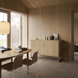 BM0057 skænk, hvidolieret eg, Carl Hansen & Søn