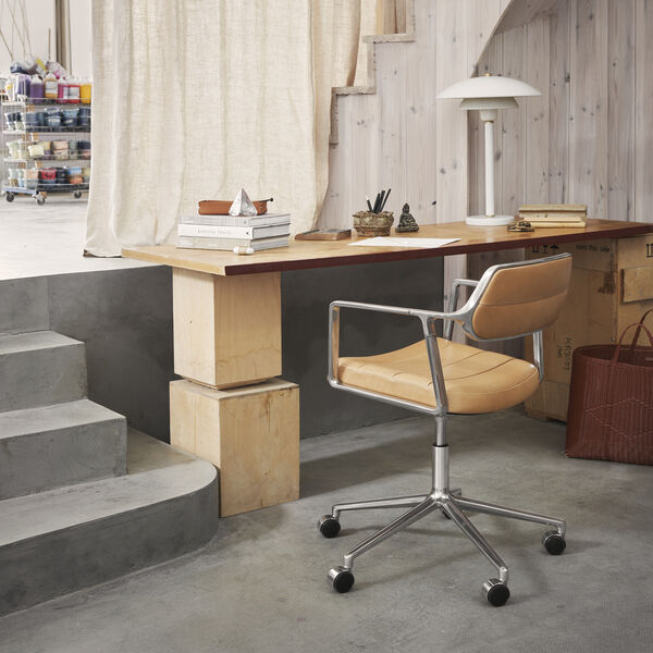 VIPP453+ | Swivel Chair | Castors | camel/polished aluminium | Stol, Vipp