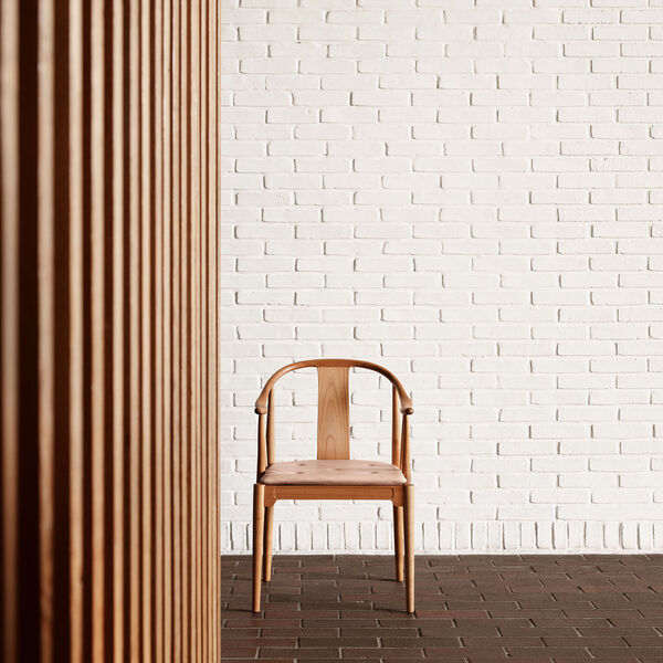 Kinastolen™ 80-års jubilæumsudgave, oiled cherry/natural, Fritz Hansen