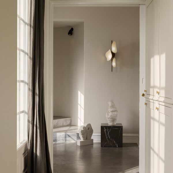 Florii 3 Wall Lamp, dark bronze Florii 3 Wall Lamp, dark bronze, Nuura