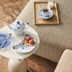 Musselmalet Halvblonde halvmåneformet fad 22 cm, Royal Copenhagen