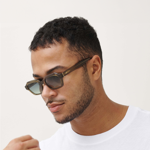 ANTHONY solbriller, bottle, MESSYWEEKEND