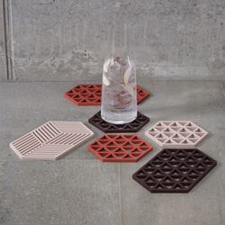 Triangles bordsk&aring;ner, burned red, Zone Denmark