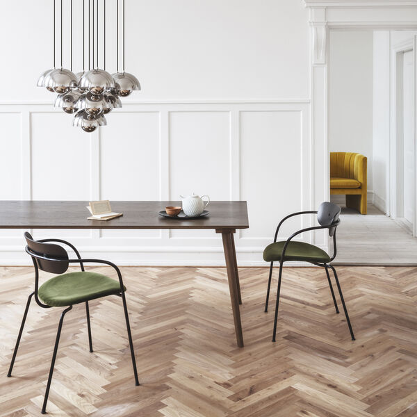 In Between SK5 spisebord, røget eg, &Tradition