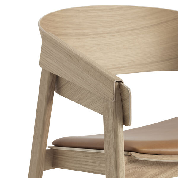 Cover Lounge Chair, refine leather cognac/oak Cover Lounge Chair, refine leather cognac/oak, Muuto