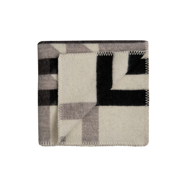 KVAM Half Size Throw, greyscale KVAM Half Size Throw, greyscale, Røros Tweed