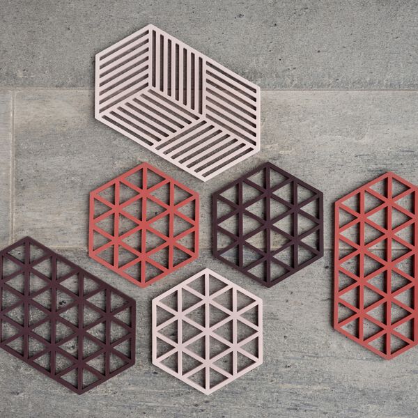 Triangles bordsk&aring;ner, burned red, Zone Denmark