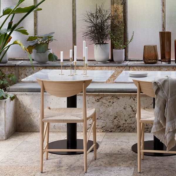 Drawn HM3 spisebordsstol, olieret eg, &Tradition