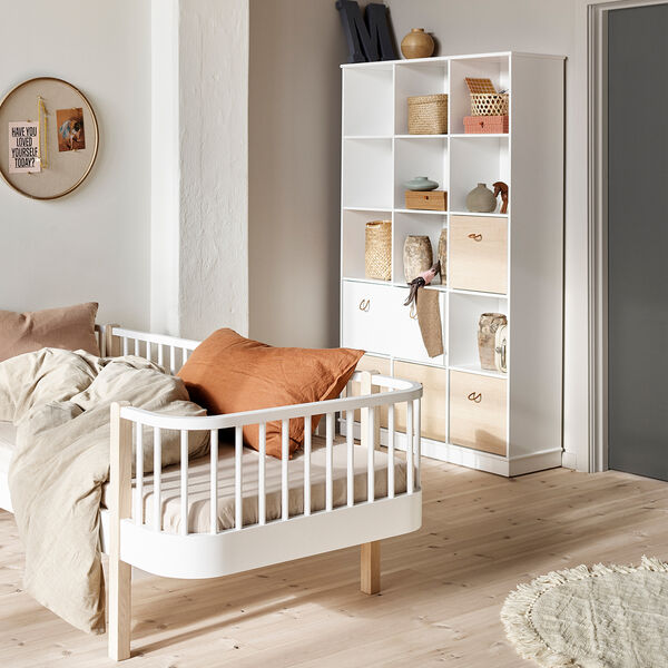 Wood reol 3x5 lodret med sokkel Wood reol 3x5 lodret med sokkel, Oliver Furniture