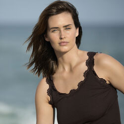 Silketop med blonder, black brown, Rosemunde