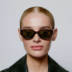 Winnie Solbriller, demi tortoise, A. KJÆRBEDE