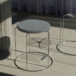 Wire Stool VP11 skammel med hynde, Hallingdal 130, &Tradition