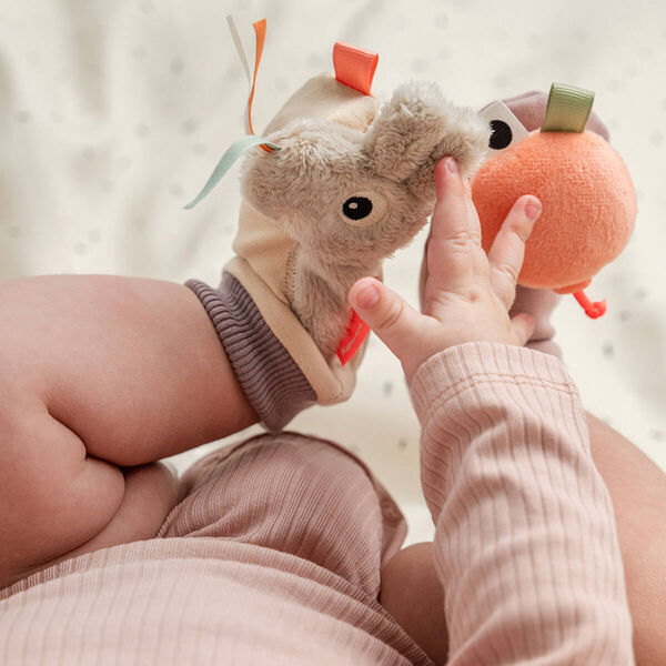 Celebration fodrangle, sand, Done by Deer