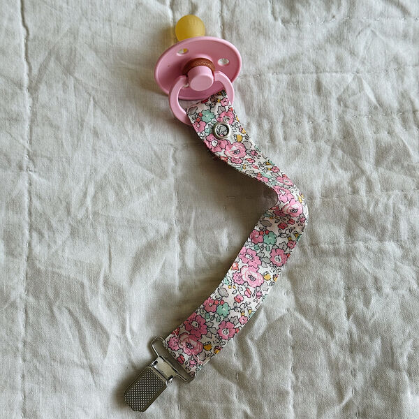 Pacifier Clip, pink betsy, Lalaby