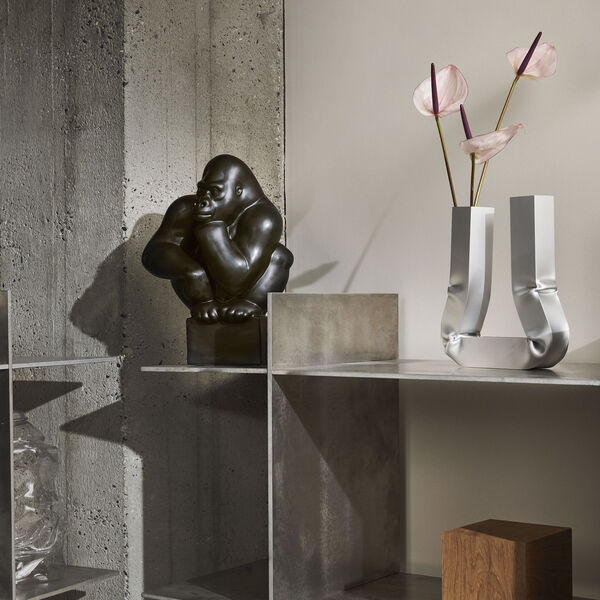 Gorilla figur Hovedet hvilende på hånden, Royal Copenhagen