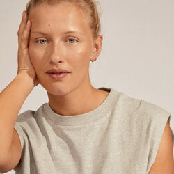 EDDY recycled små huggie hoop øreringe, guldbelagt EDDY recycled små huggie hoop øreringe, guldbelagt, Pilgrim