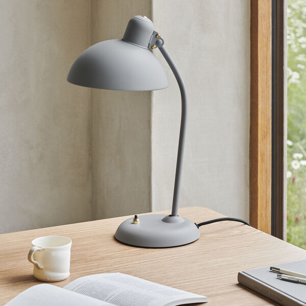 KAISER idell&trade; 6556-T bordlampe, essay grey/brass, Fritz Hansen