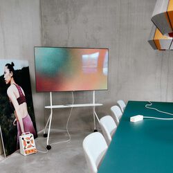 Moon PRO, pearl, Pedestal