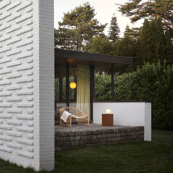 VL45 Radiohus Portable lampe, opal white, Louis Poulsen