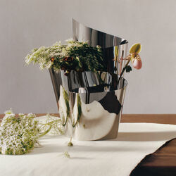 Fold Vase Medium, Georg Jensen