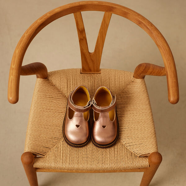 Klassisk tullesko med hjertemotiv, bronze metallic, ANGULUS