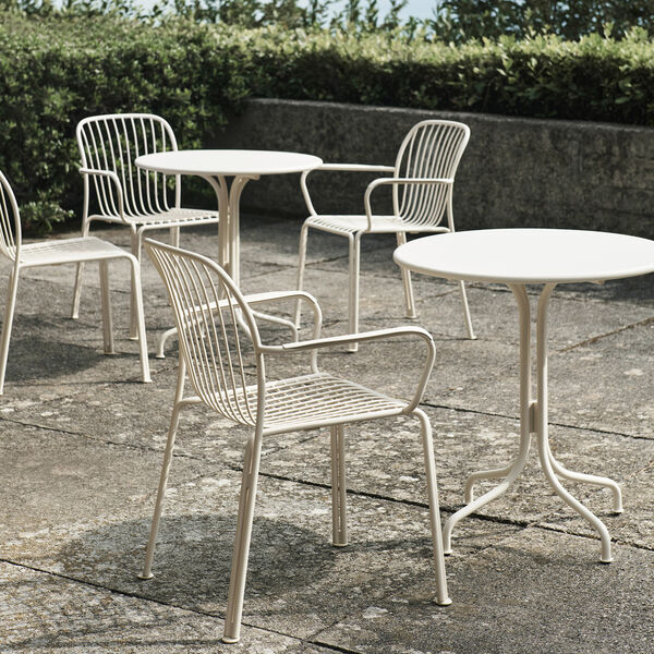Thorvald SC96 Outdoor Café Table Round, ivory, &Tradition
