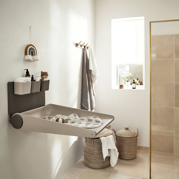 Leander Wally™ væghængt puslebord, cappuccino, Leander