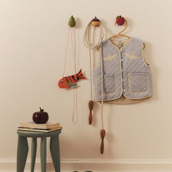 Acorn Hand-carved Hook | Natural | B&oslash;rneknage, Ferm Living