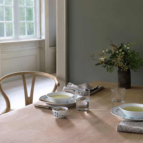 Hvid Riflet dyb tallerken Ø 17 cm Hvid Riflet dyb tallerken Ø 17 cm, Royal Copenhagen