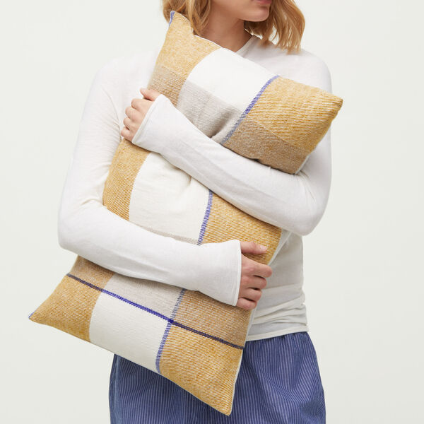 Neci Pillow, mix ocher Neci Pillow, mix ocher, Aiayu