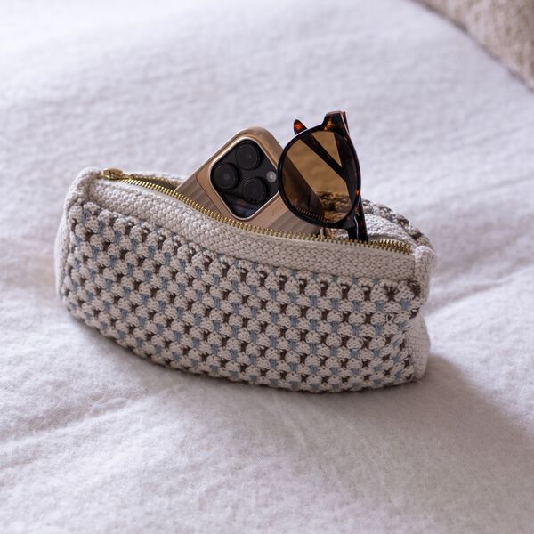 Strikket Clutch Multi, beige-blue-brown, By LOHN