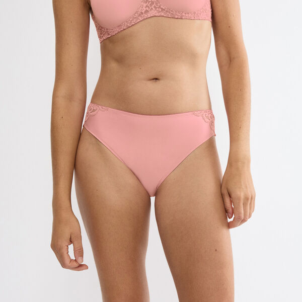 Amourette Tai, cherry rose, Triumph