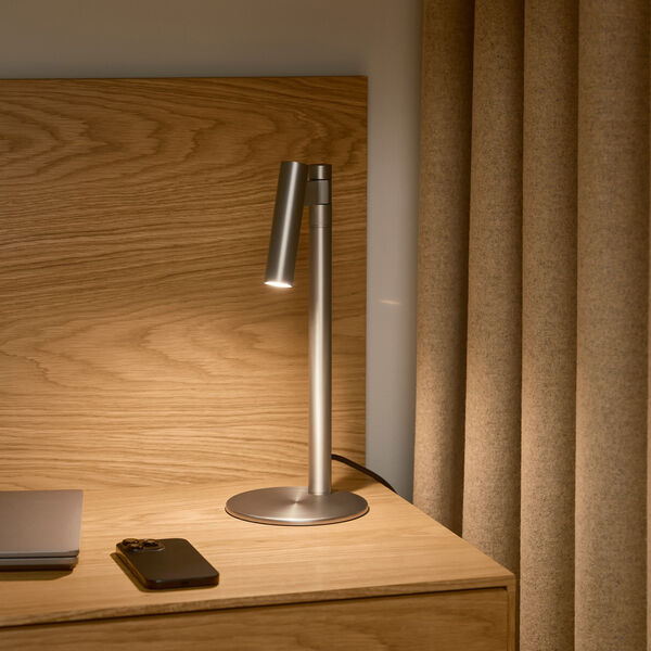 Makoto bordlampe, satin krom, Design For The People