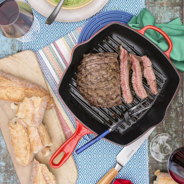 Signature st&oslash;bejern kvadratisk grillpande 26 cm, cerise, Le Creuset