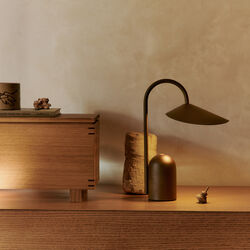 Arum Portable Lampe, dark chocolate, Ferm Living