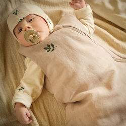 Sovepose, earth, Moonboon