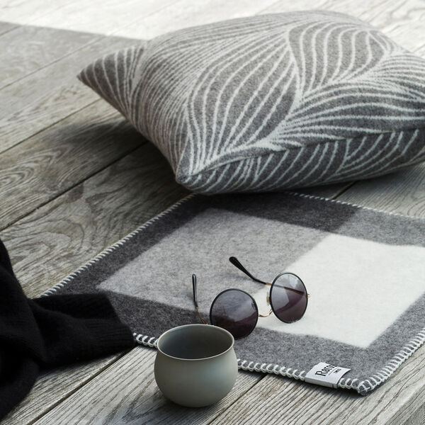 FLETTE Cushion, natural, Røros Tweed