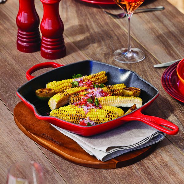 Signature st&oslash;bejern kvadratisk grillpande 26 cm, cerise, Le Creuset