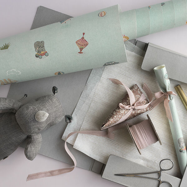 Gavepapir med legetøj, Maileg