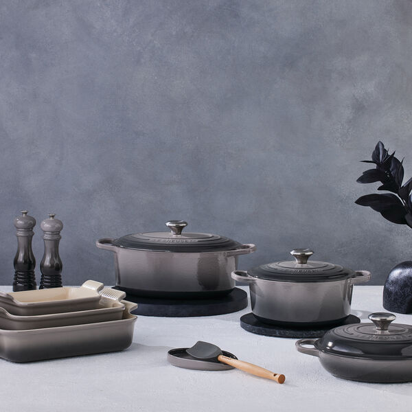 Oval grydeskeholder, flint, Le Creuset