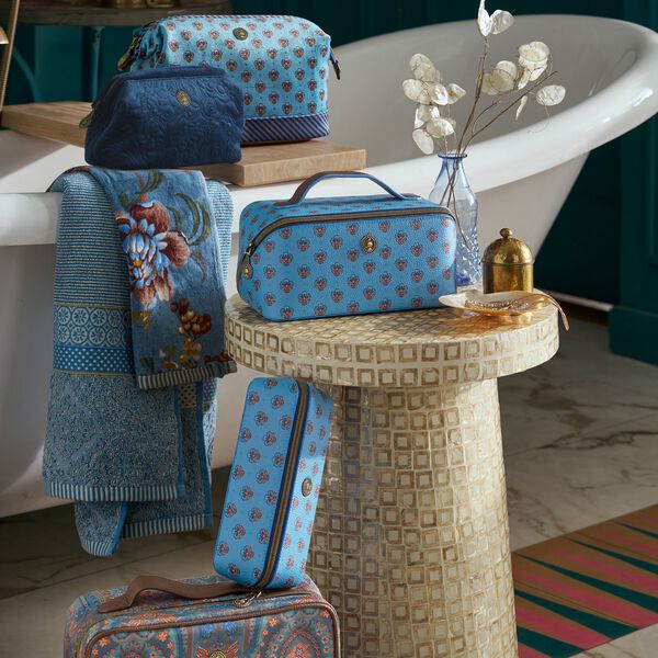 Cooper Velour Toiletry Bag S, blue, Pip Studio