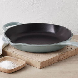 Signature st&oslash;bejern stegepande &Oslash; 23 cm, sea salt, Le Creuset