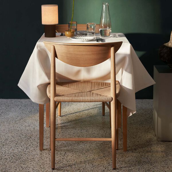 Drawn HM3 spisebordsstol, olieret eg, &Tradition