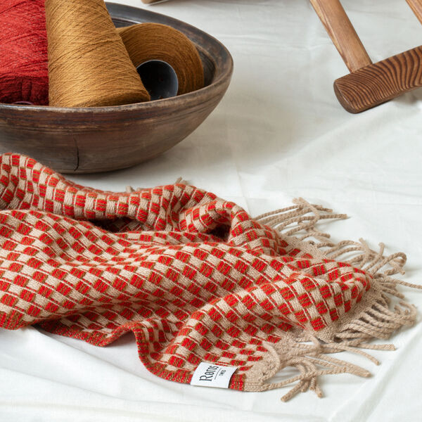 ISAK Throw, red sumac, R&oslash;ros Tweed