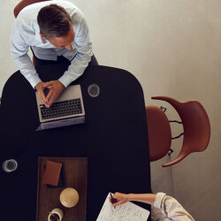 VL118 fuldpolstret stol, Savanne 30322/sort, VERMUND